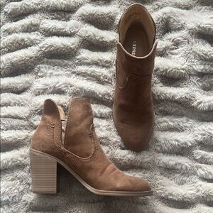 Women's Express Brown Caramel Suede Ankle Block Heel Boots Size 7